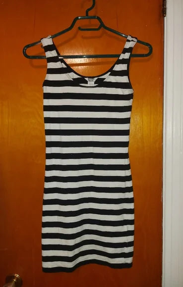 TAG XS - Picture 1 of 3